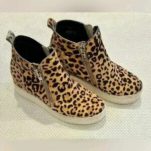 Steve Madden 7.5  Pony hair golden tan black leopard print ankle sneakers